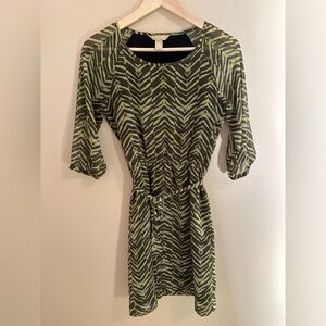 Banana Republic Olive Animal Print Dress - 2P - 19” Waist to Hem - Like New